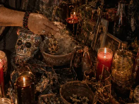 Hierbas y velas para una limpia